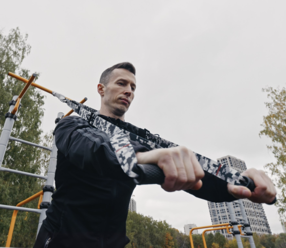 тренажер для развития грудных мышц